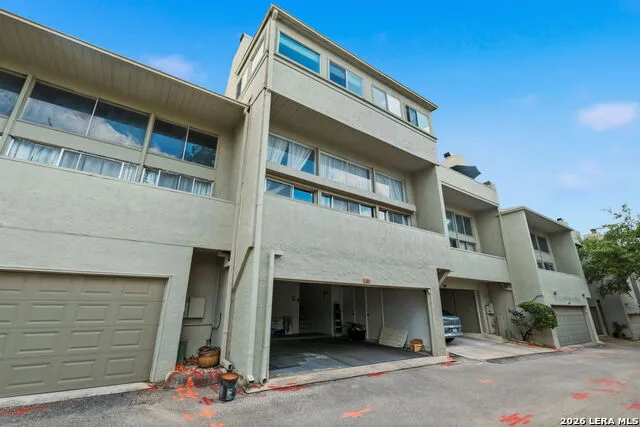 3103 Eisenhauer Rd #J 11 San Antonio, TX 78209