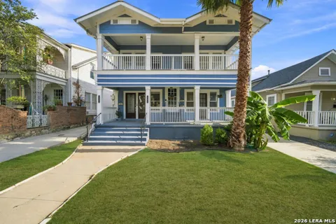 141 E Woodlawn Ave