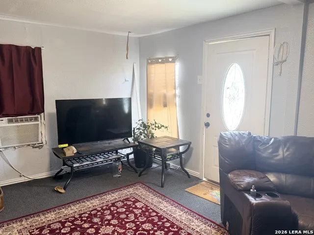 123 W Mitchell San Antonio, TX 78204