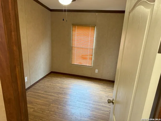 385 W County Road 5719 Devine, TX 78016
