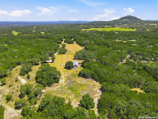 1353 BRUSHY CREEK DR Lakehills, TX 78063