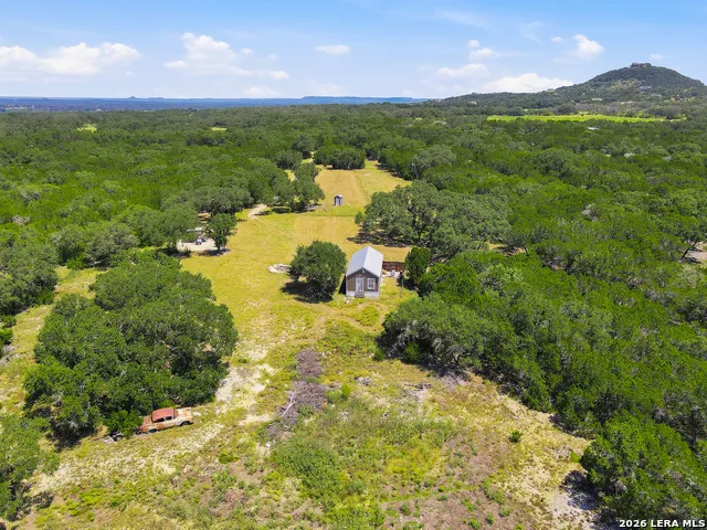 1353 BRUSHY CREEK DR Lakehills, TX 78063