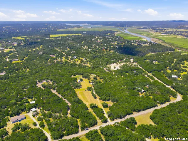 1353 BRUSHY CREEK DR Lakehills, TX 78063