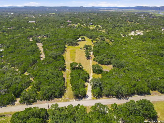 1353 BRUSHY CREEK DR Lakehills, TX 78063