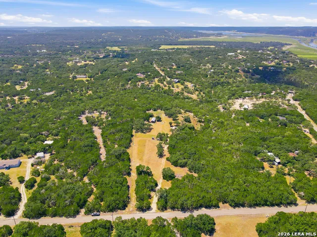 1353 BRUSHY CREEK DR Lakehills, TX 78063