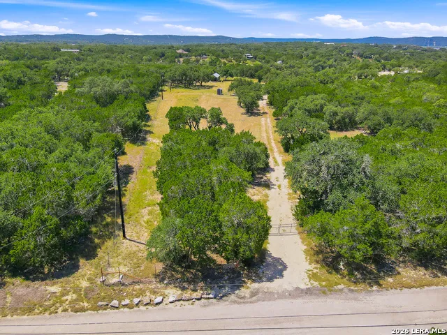 1353 BRUSHY CREEK DR Lakehills, TX 78063