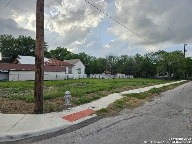 223 COLEMAN ST San Antonio, TX 78208