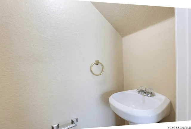 6342 Queens Castle Unit 2 San Antonio, TX 78218