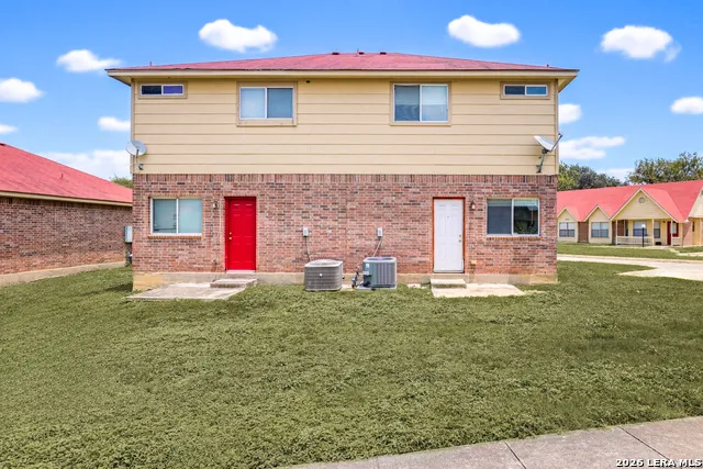 6342 Queens Castle Unit 2 San Antonio, TX 78218
