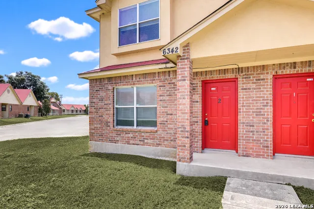 6342 Queens Castle Unit 2 San Antonio, TX 78218