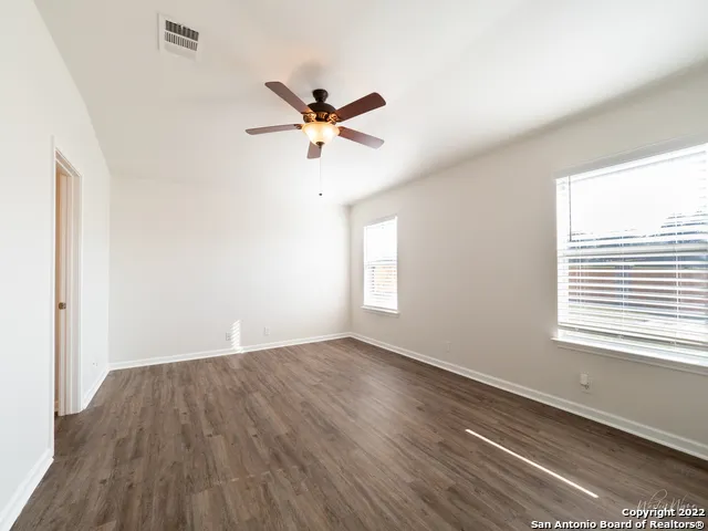 129 CRANE CREST DR New Braunfels, TX 78130