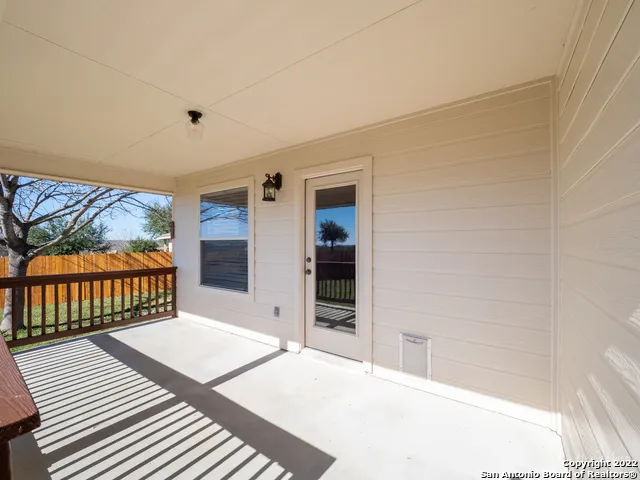 129 CRANE CREST DR New Braunfels, TX 78130