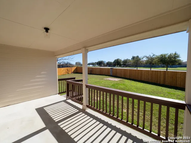 129 CRANE CREST DR New Braunfels, TX 78130