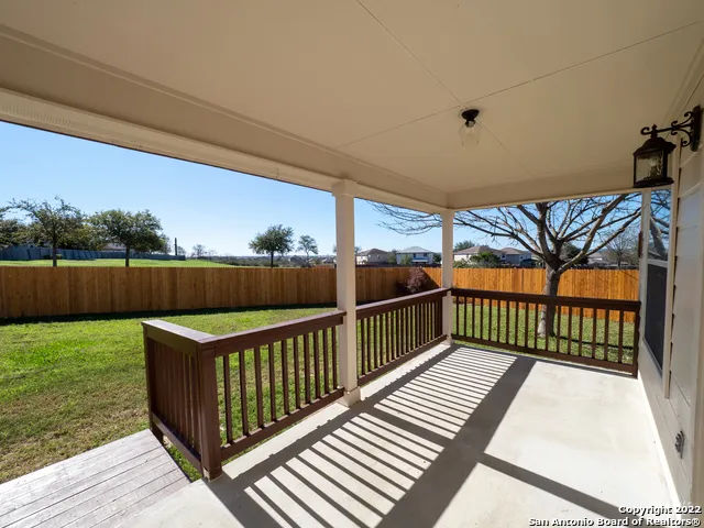129 CRANE CREST DR New Braunfels, TX 78130