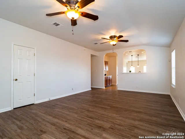129 CRANE CREST DR New Braunfels, TX 78130
