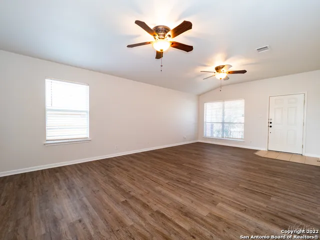 129 CRANE CREST DR New Braunfels, TX 78130