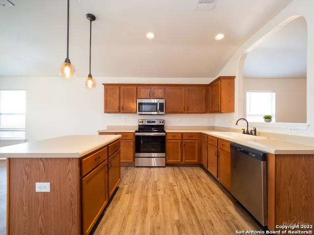 129 CRANE CREST DR New Braunfels, TX 78130