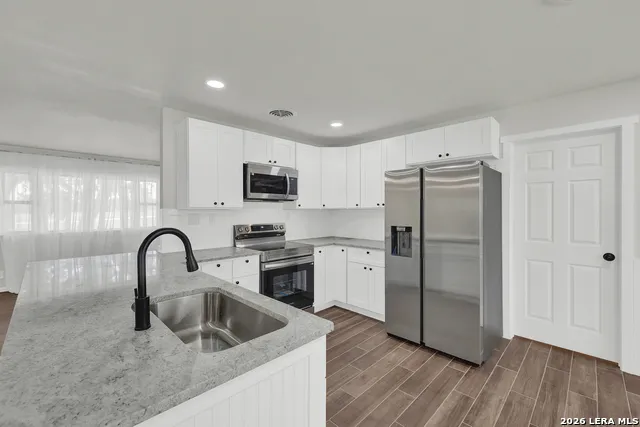 129 Young Universal City, TX 78148