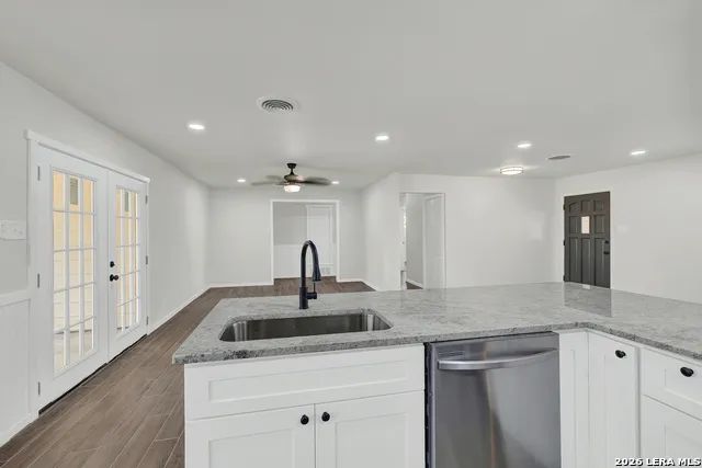 129 Young Universal City, TX 78148