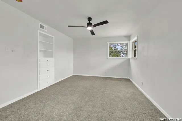 129 Young Universal City, TX 78148