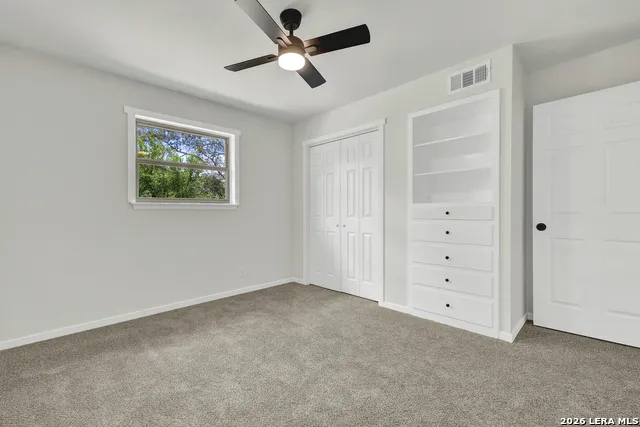 129 Young Universal City, TX 78148