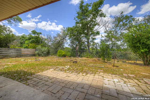 129 Young Universal City, TX 78148