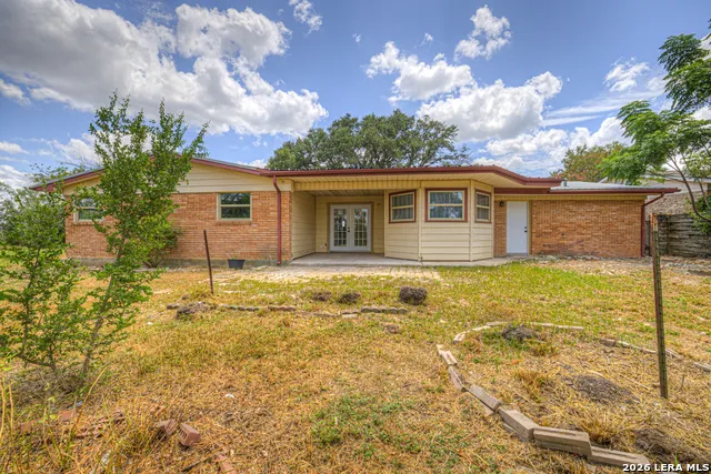 129 Young Universal City, TX 78148