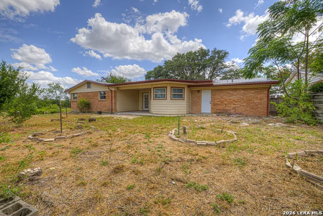 129 Young Universal City, TX 78148