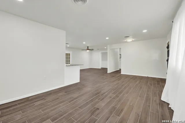 129 Young Universal City, TX 78148