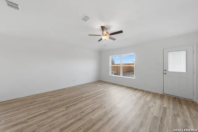 15227 Telfaire Meadow Von Ormy, TX 78073