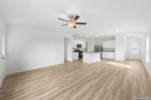 15227 Telfaire Meadow Von Ormy, TX 78073
