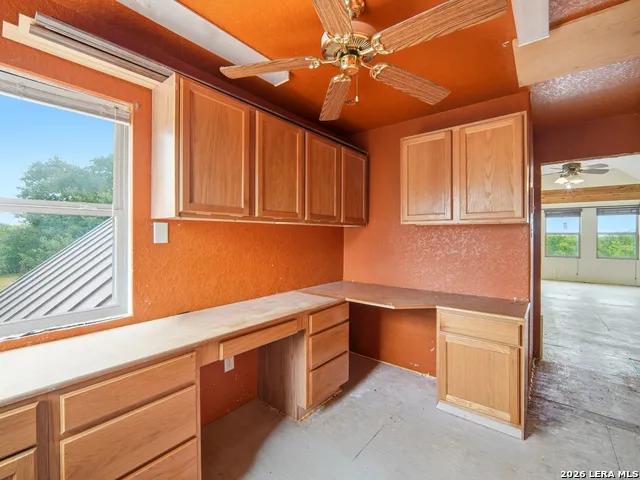 1253 COUNTY ROAD 7421 Yancey, TX 78886