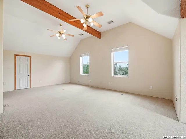1253 COUNTY ROAD 7421 Yancey, TX 78886