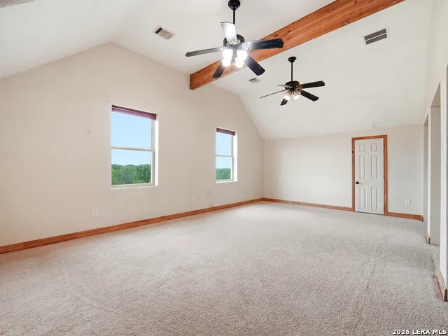 1253 COUNTY ROAD 7421 Yancey, TX 78886