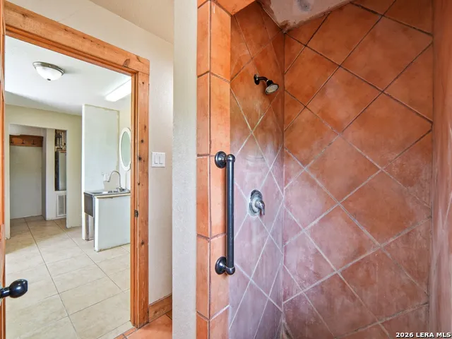 1253 COUNTY ROAD 7421 Yancey, TX 78886