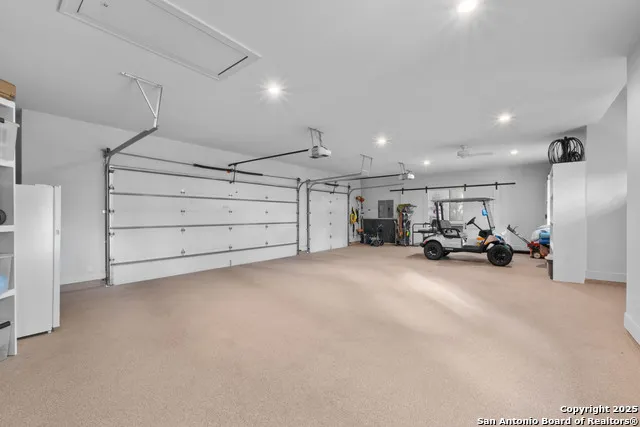 1043 Twin River Canyon Lake, TX 78133
