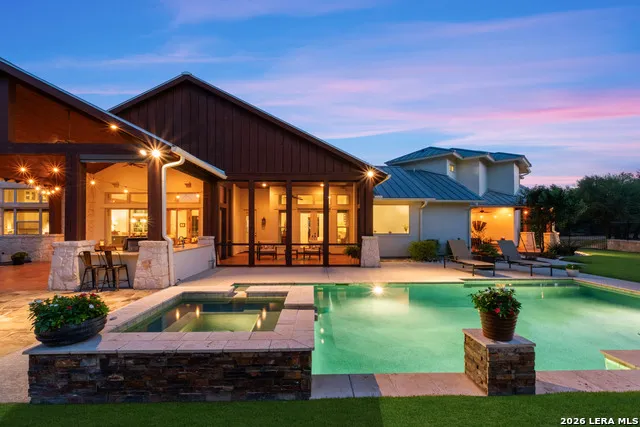 1043 Twin River Canyon Lake, TX 78133