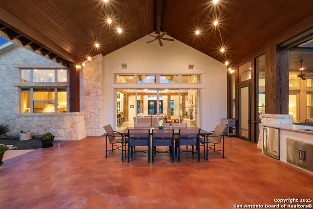 1043 Twin River Canyon Lake, TX 78133