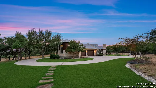 1043 Twin River Canyon Lake, TX 78133