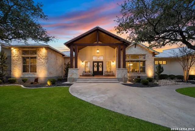1043 Twin River Canyon Lake, TX 78133