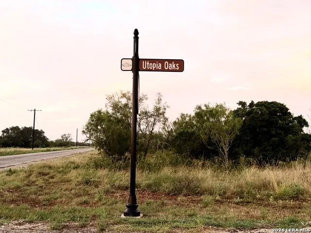 LOT 37 Utopia Oaks Dhanis, TX 78850