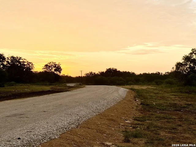 LOT 37 Utopia Oaks Dhanis, TX 78850