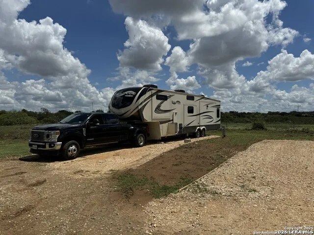 133 Wheeler Stockdale, TX 78160