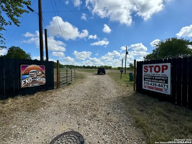 133 Wheeler Stockdale, TX 78160