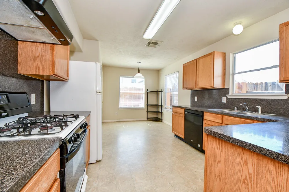 13979 Maximos Dr Houston, TX 77083