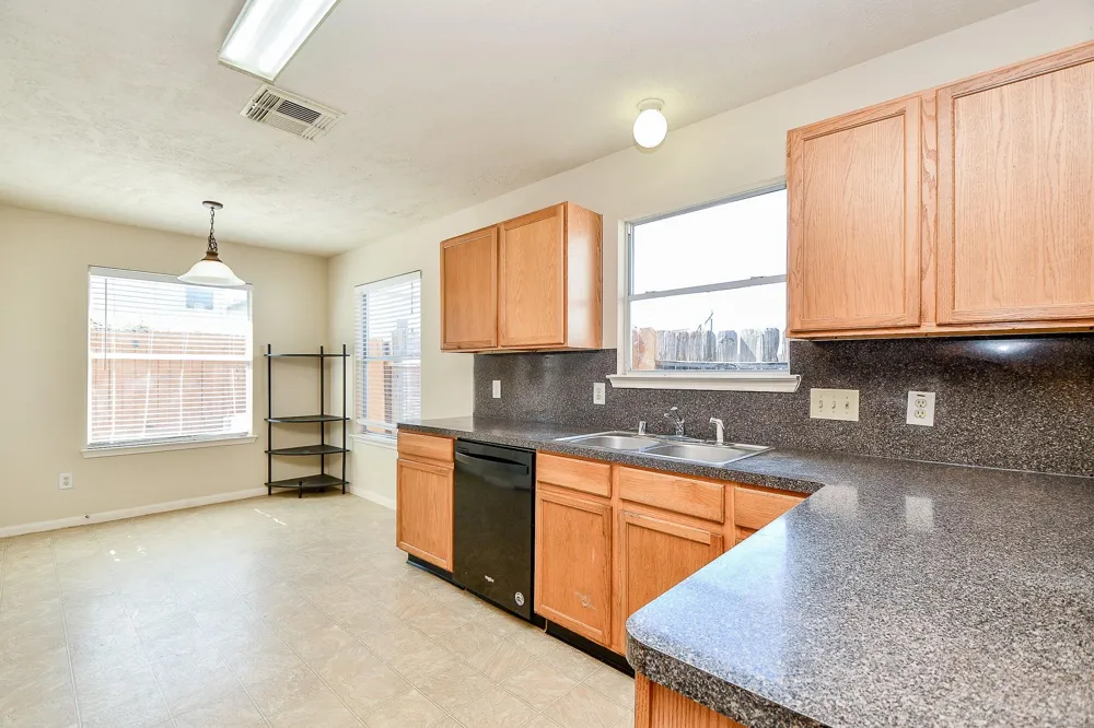 13979 Maximos Dr Houston, TX 77083