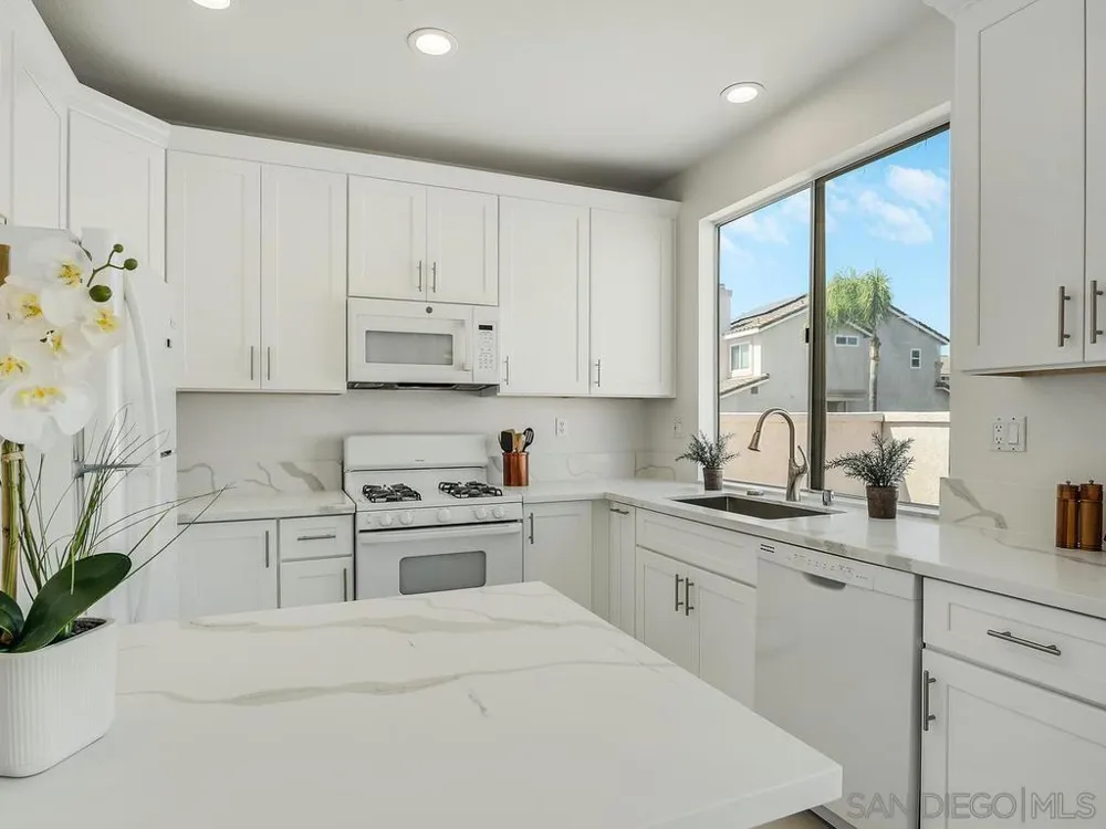 8727 Westmore Road #16 San Diego, CA 92126
