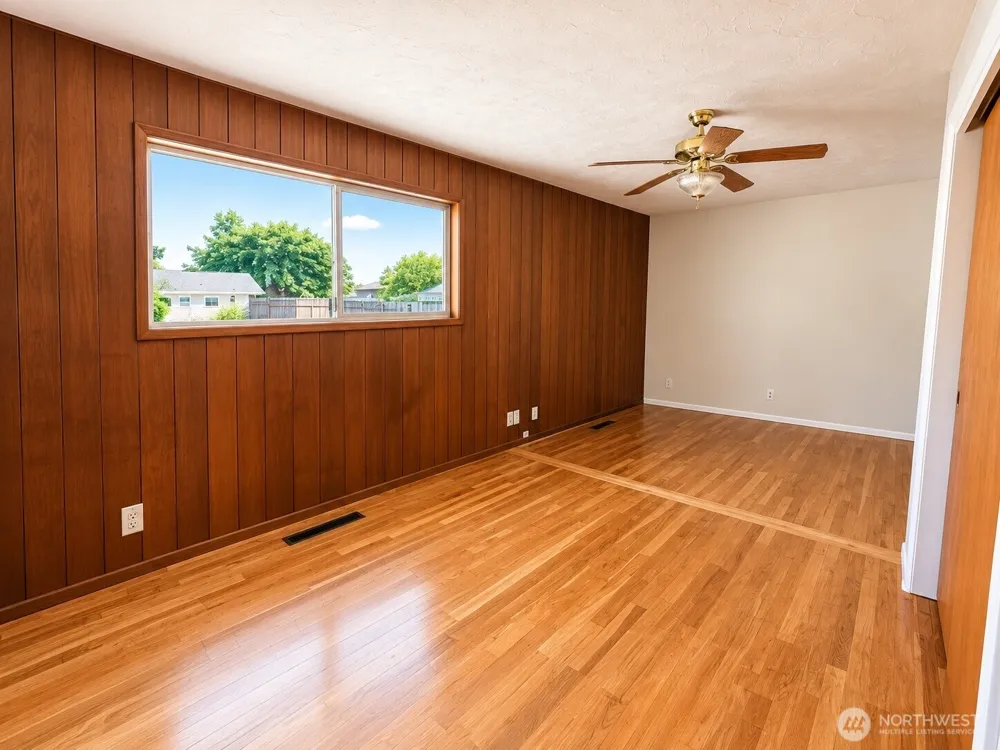 216 Caspers Street Edmonds, WA 98020