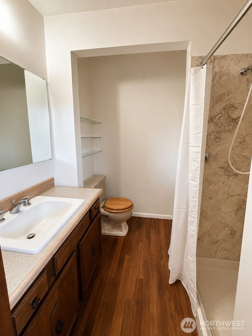 216 Caspers Street Edmonds, WA 98020