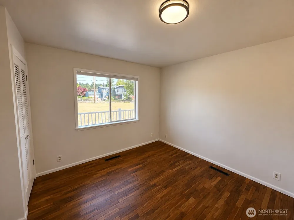 216 Caspers Street Edmonds, WA 98020